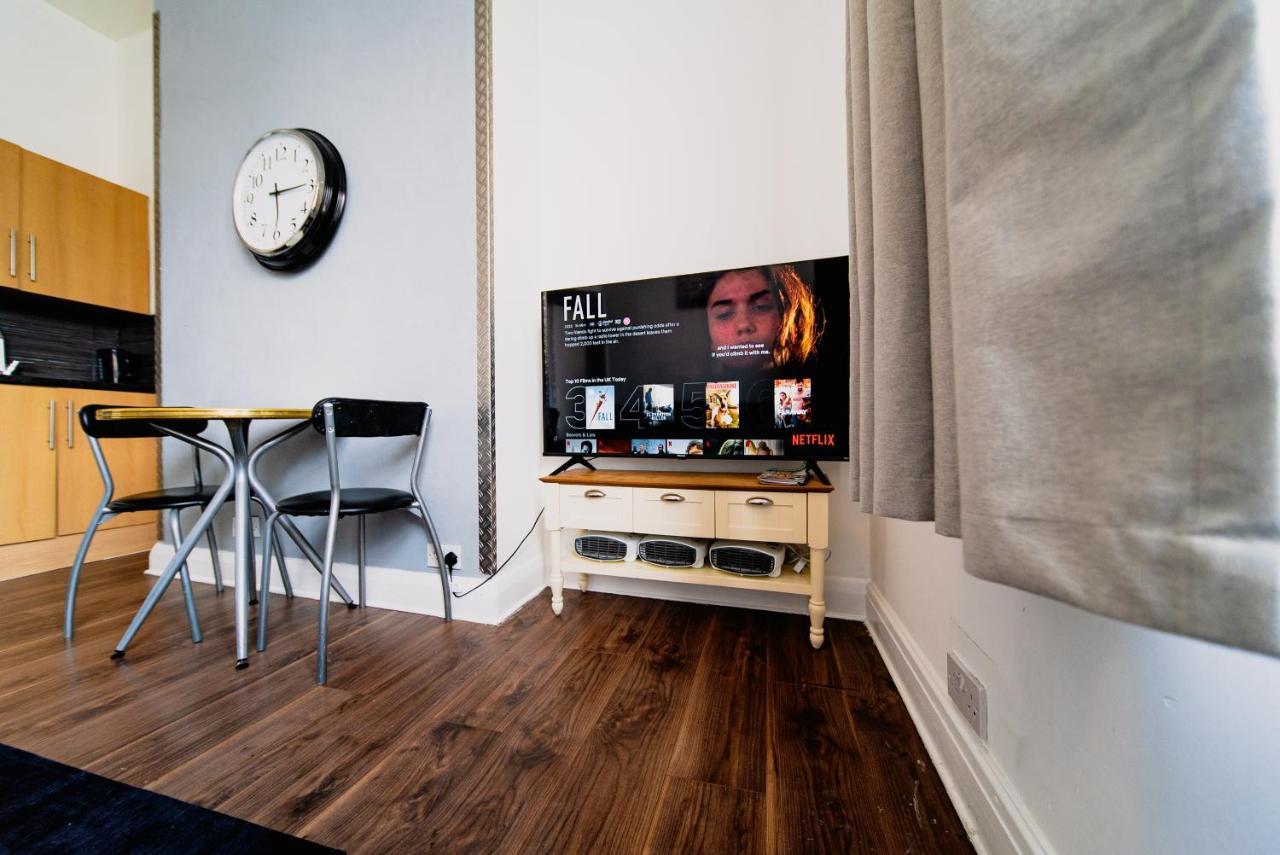 Spacious 2 Bedroom Apartment In Downtown London Bagian luar foto
